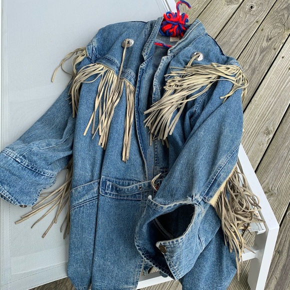 Rare & Amazing Vintage Denim Jacket w/suede fringe - Picture 3 of 4